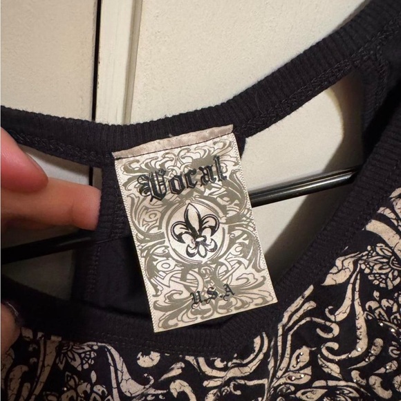 Vocal Sleeveless Skull Tank Top with Rhinestones NWOT medium - Picture 2 of 6